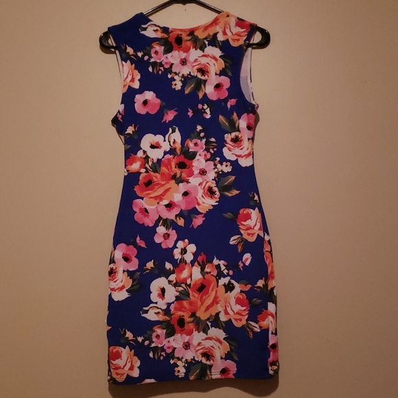 Mini dress - Picture 5 of 5